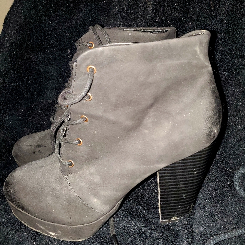 8.5 high heeled booties